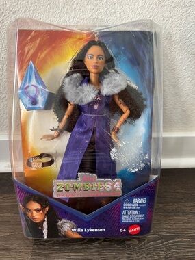 Mattel Disney Zombies 4: Dawn of the Vampires Willa Lykensen Fashion Doll